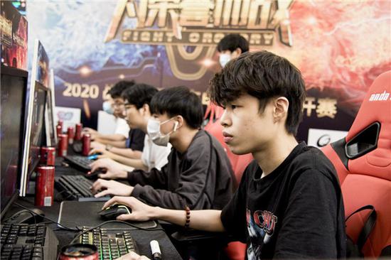 不看资历 不看资历